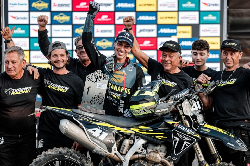 Morgan Lesiardo e Triumph conquistano la prima vittoria nell'EnduroGP