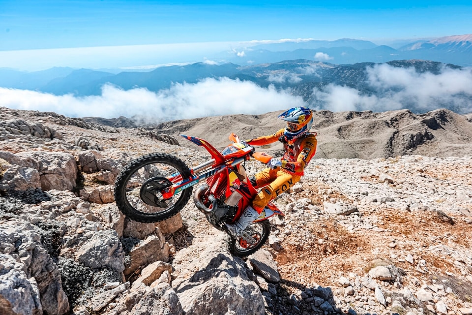 Mondiale Hard Enduro 2025: Manuel Lettenbichler vince la Sea to Sky