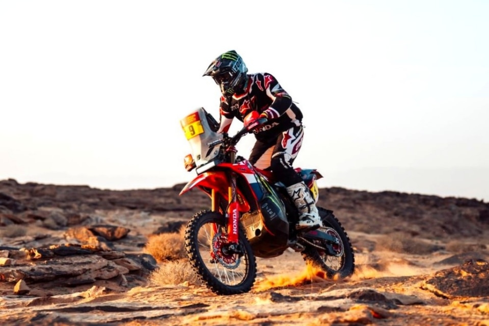 Dakar 2026: Daniel Sanders penalizzato, 6^ tappa a Ricky Brabec