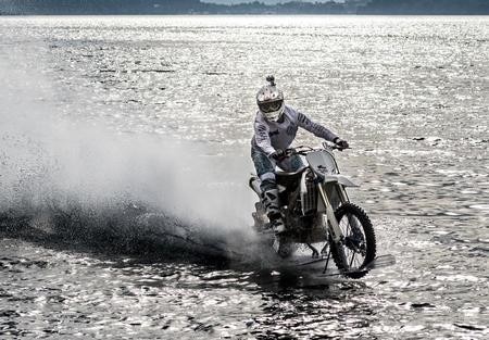 Hydro MX. Record del Mondo per Luca Colombo