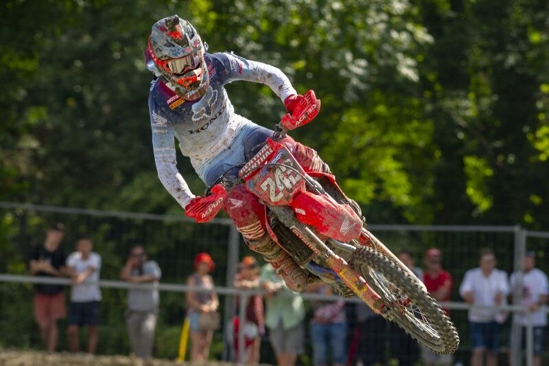 MXGP 20121, Gajser and Vialle a Orlyonok, ma che sfortuna Cairoli! - VIDEO