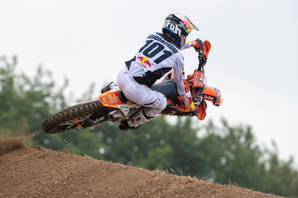 MXGP Great Britain 2021, Cairoli e Guadagnini mammamia che spettacolo! - VIDEO