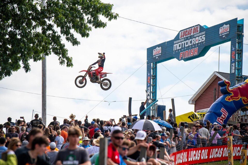 Pro Motocross Championship, terza vittoria di fila per Ferrandis a Southwick - VIDEO