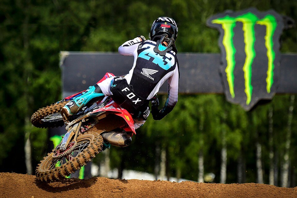 MXGP Lettonia, Herlings spreca, Gajser vince, Cairoli insegue - VIDEO