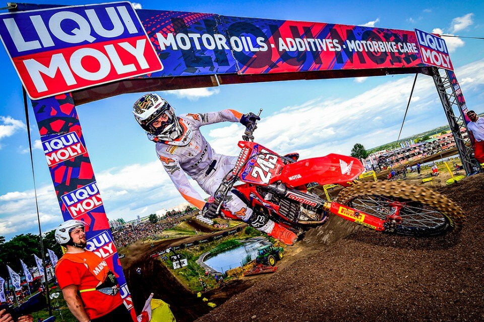 Mondiale MXGP: Tim Gajser torna alla vittoria in Germania - VIDEO Mondiale MXGP: Tim Gajser torna alla vittoria in Germania - VIDEO