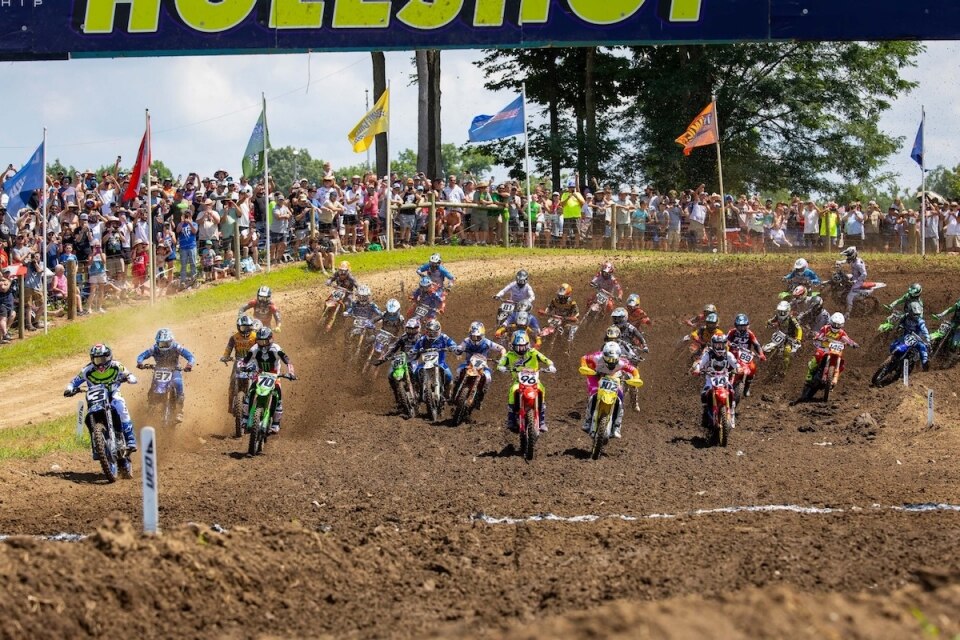 2025 Pro Motocross: Ironman sorride ad Hunter Lawrence e Haiden Deegan - VIDEO 2025 Pro Motocross: Ironman sorride ad Hunter Lawrence e Haiden Deegan - VIDEO