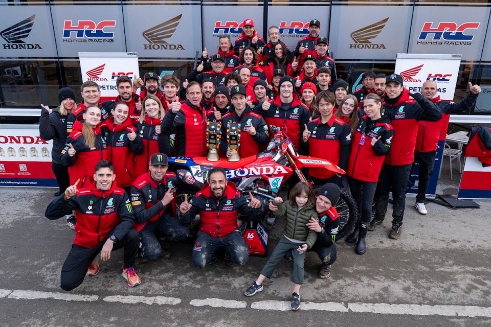 MXGP Svizzera: pioggia freddo e (catene) cadute, dal caos emergono Tom Vialle e Simon Längenfelder - VIDEO