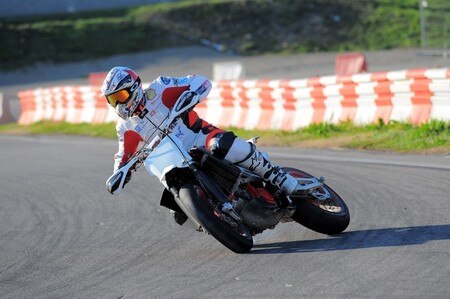 Team V2 Racing Aprilia. Presentazione e subito in pista!