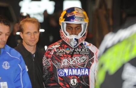 James Stewart out!. È stato operato ieri allo scafoide