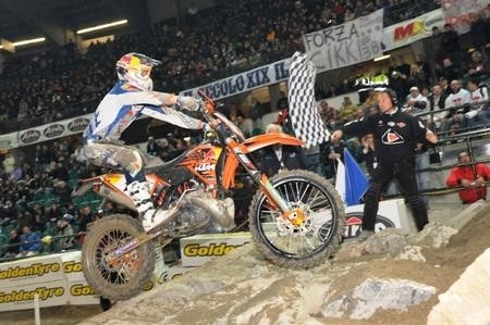Campionato del Mondo Enduro Indoor 2011. Taddy Blasuziak contro tutti