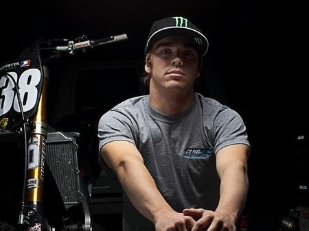 Zach Osborne firma con il Team Geico Honda. Al via del Supercross 2013