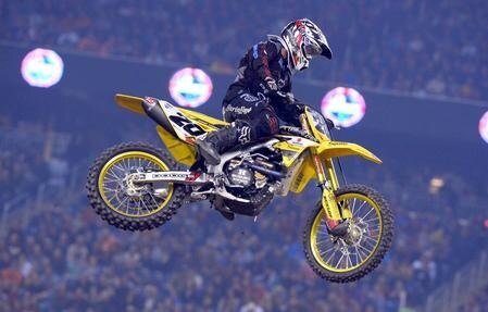 Broc Tickle out. Veterbra rotta