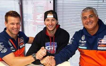 Team KTM Motocross 2015. Arriva Tommy Searle Team KTM Motocross 2015. Arriva Tommy Searle