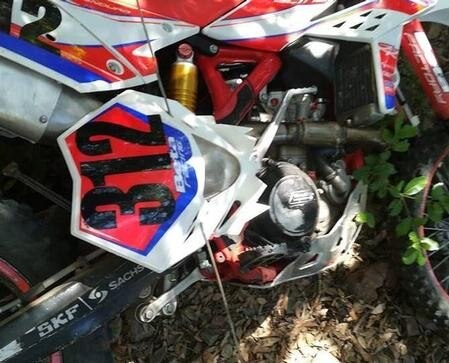 Cavi d'acciaio contro gli enduristi. Un altro grave episodio in Sardegna
