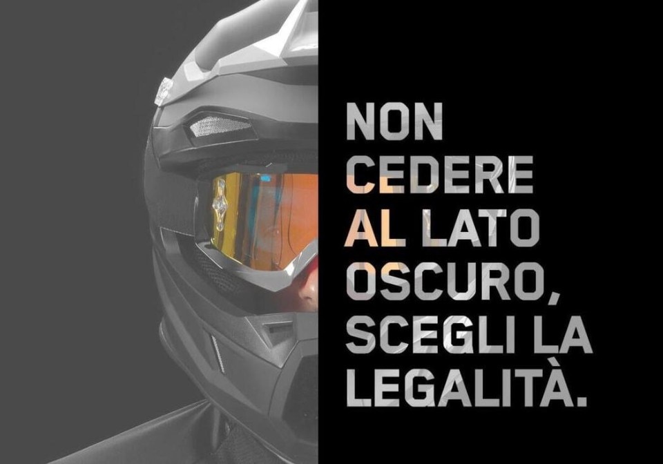 Commercio illecito moto da cross, due arresti