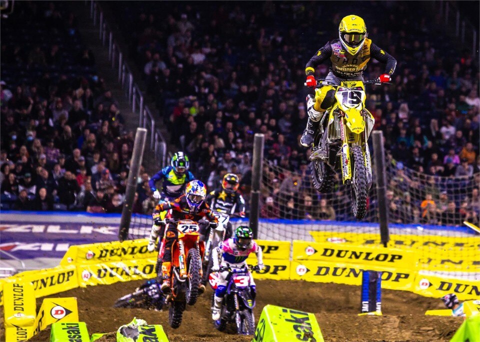 AMA SX: guarda un po', una Suzuki davanti a tutti…