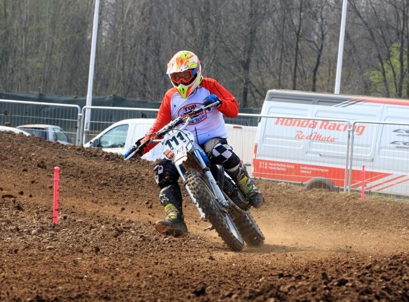 Le regine dell’Italiano Motocross d’Epoca incantano Malpensa