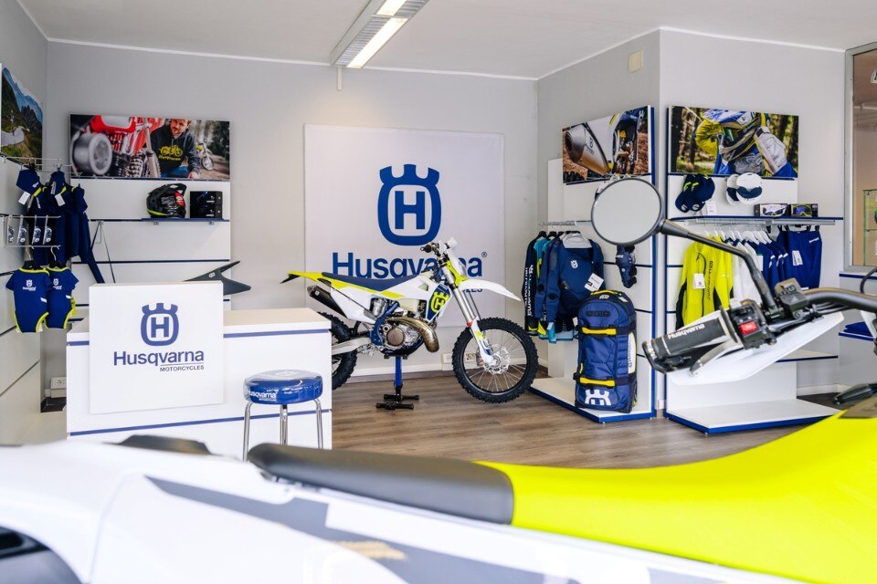 Nuova concessionaria Husqvarna Corti Motorsport Nuova concessionaria Husqvarna Corti Motorsport