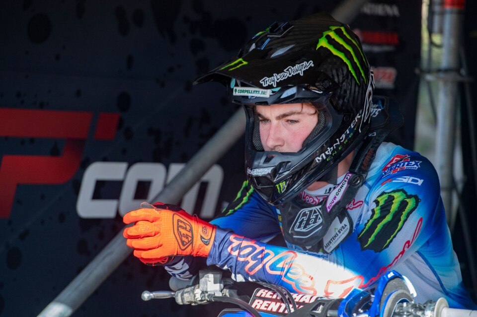 Jago Geerts update:intervento chirurgico al polso