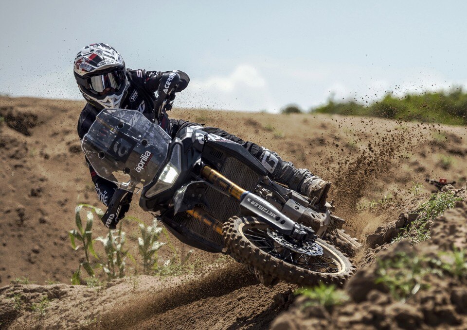 Primi test per il prototipo Aprilia Tuareg 660 Racing: obbiettivo Dakar