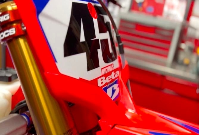 Colt Nichols firma con Beta per l'AMA SuperCross