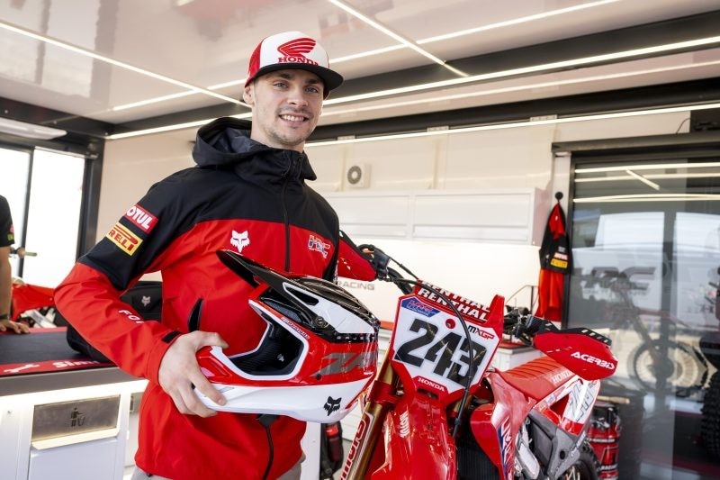Tim Gajser: la storia (triste) dietro il n. 243 