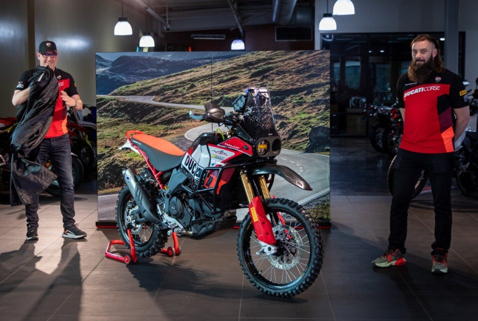 Due Ducati DesertX Rally al via della NORRA Mexican 1000