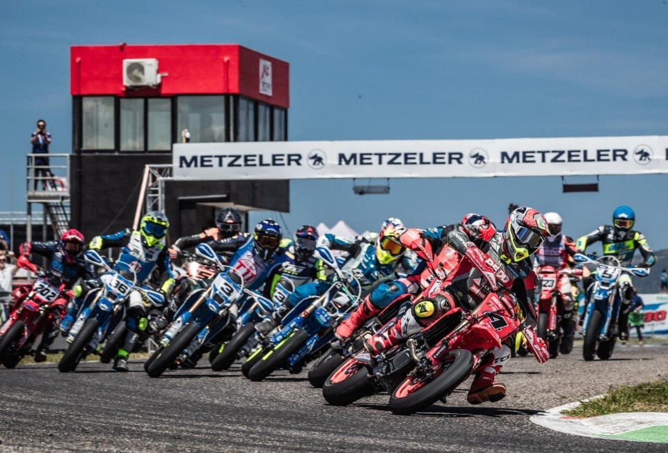 A Busca il GP del Piemonte, terzo round del mondiale Supermoto A Busca il GP del Piemonte, terzo round del mondiale Supermoto
