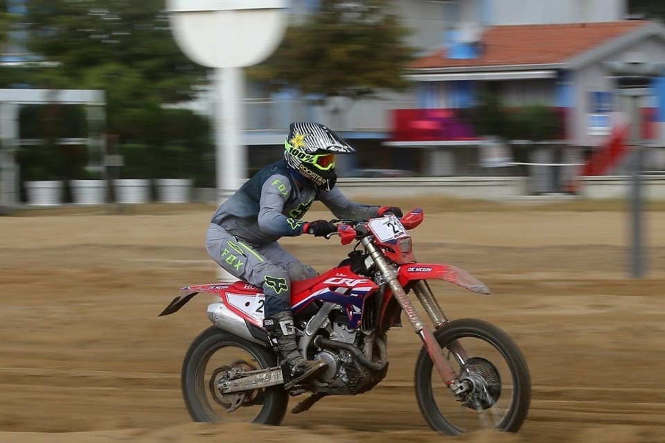Bibione Sand Storm, l'enduro dà spettacolo in spiaggia