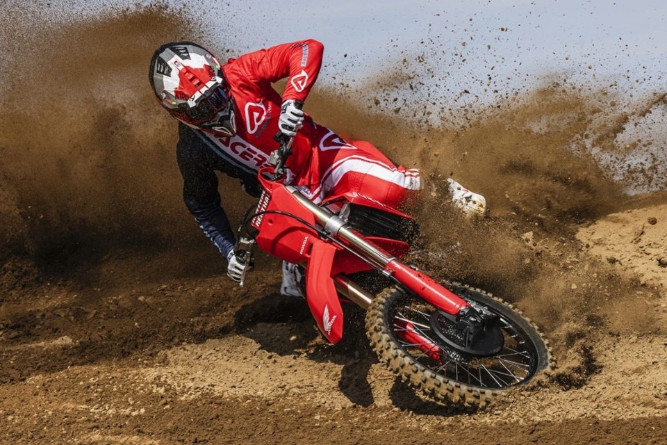 Prova le nuove Honda CRF250R e CRF450R 2025 Prova le nuove Honda CRF250R e CRF450R 2025