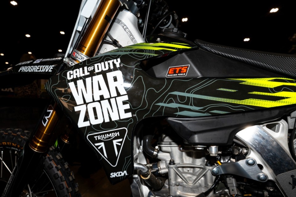 Triumph e Call of Duty: Warzone, partnership di successo Triumph e Call of Duty: Warzone, partnership di successo