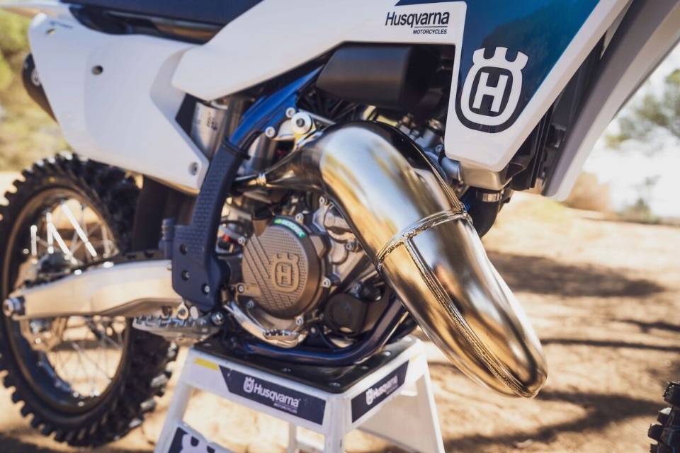 Husqvarna vi aspetta a Ridin’ Smoke 2025, la grande festa del 2 Tempi Husqvarna vi aspetta a Ridin’ Smoke 2025, la grande festa del 2 Tempi