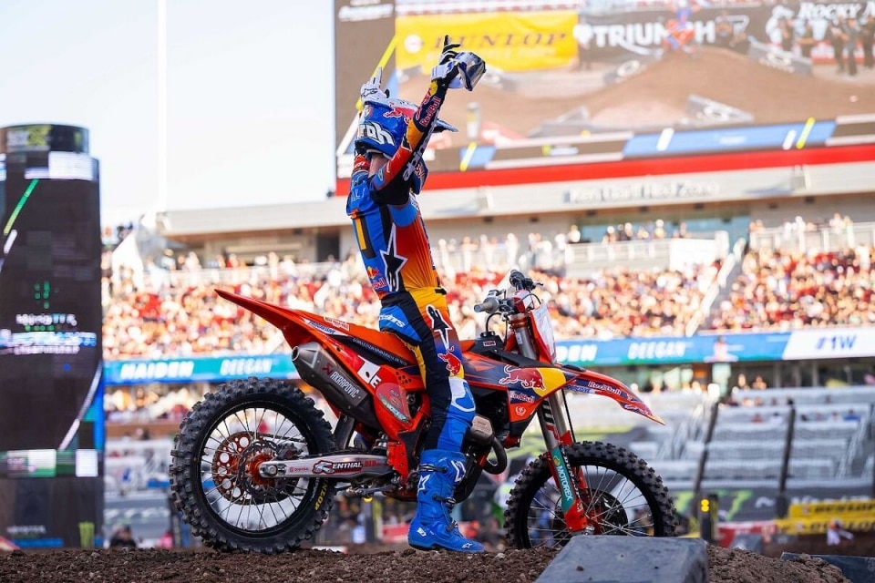 Tom Vialle e KTM ai saluti finali