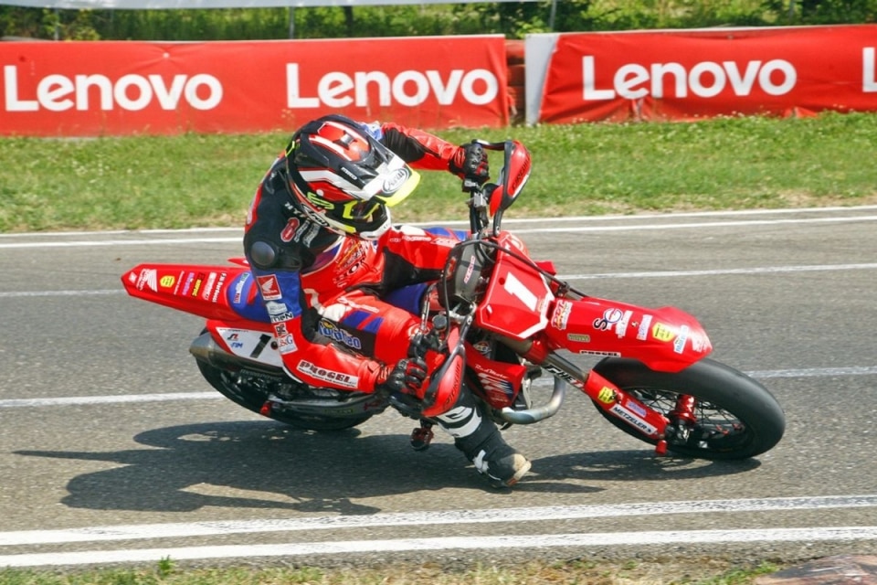 Il Trofeo delle regioni chiude la stagione della supermoto Il Trofeo delle regioni chiude la stagione della supermoto