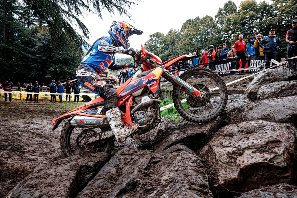 Mondiale EnduroGP 2025: in Germania lo scontro finale tra Garcia e Verona