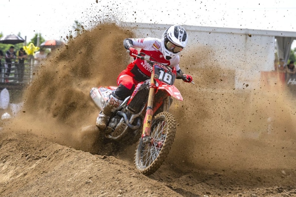 Valerio Lata (e Romain Febvre) al via dell’All Japan Motocross Valerio Lata (e Romain Febvre) al via dell’All Japan Motocross