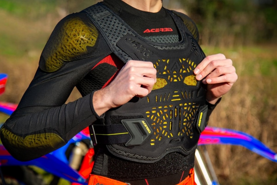 Nuove pettorine motocross enduro Acerbis DNA 2.0 e Plasma 2.0