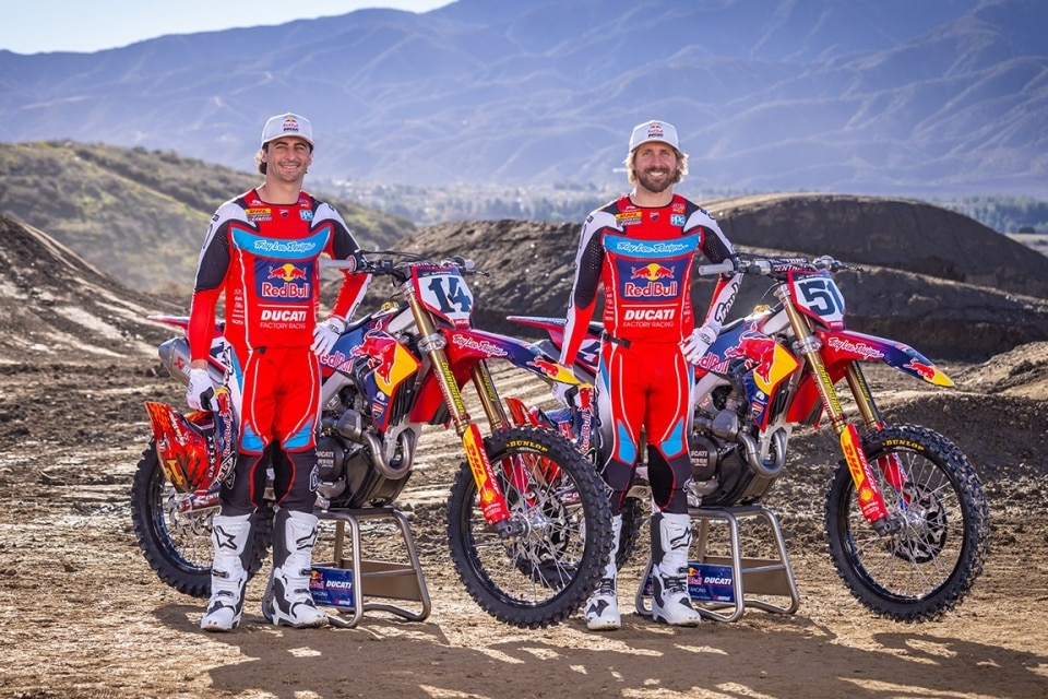 Troy Lee Designs Red Bull Ducati Factory Racing: pronti per Anaheim 1