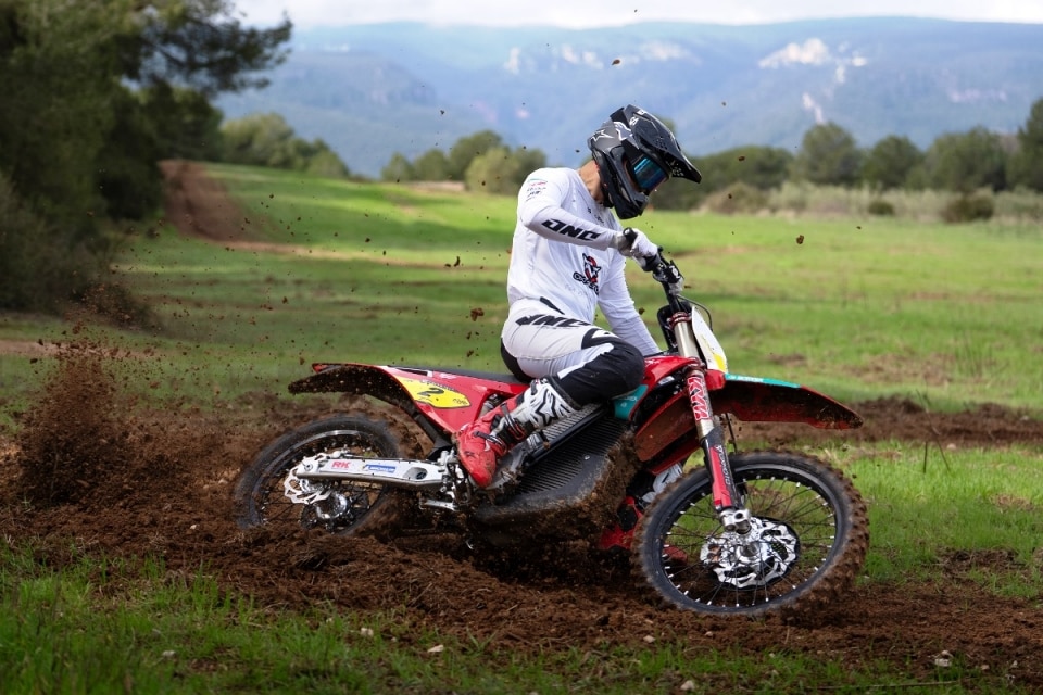 Stark Future entra nel Mondiale EnduroGP 2026 con il team Stark OxMoto