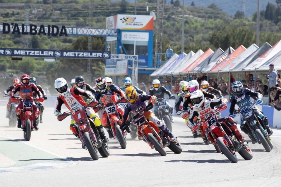 Albaida accende i motori del Mondiale Supermoto 2026