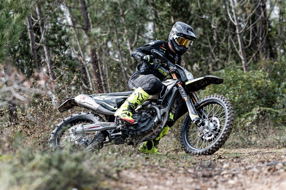 EnduroGP 2026: Leo Joyon con Triumph Factory Racing 