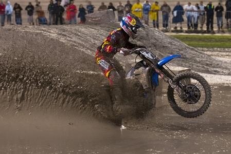 AMA Supercross 2012 Daytona.  Stewart doma anche il fango