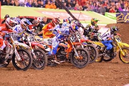 AMA Supercross 2014 - Indianapolis. Finalmente Dungey - VIDEO
