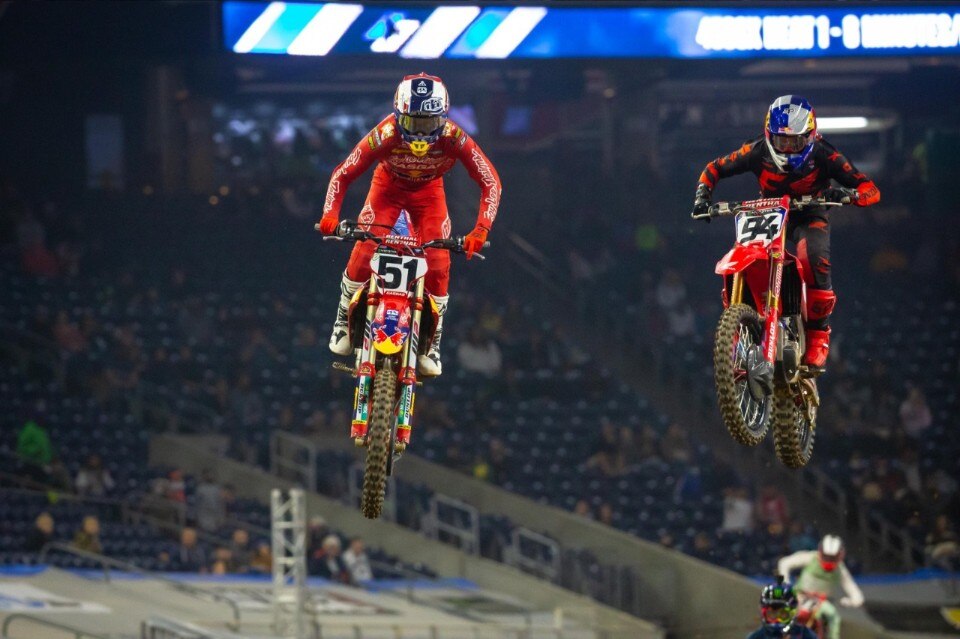 2021 AMA Supercross. La prima è per Justin Barcia e Christian Craig - VIDEO