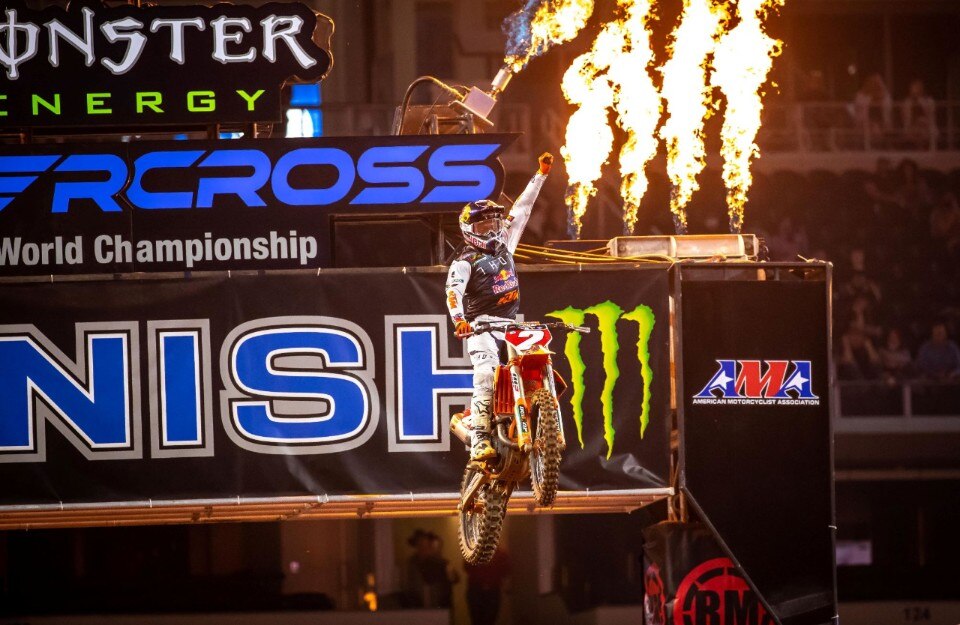 2021 AMA Supercross - Arlington è terreno di caccia per Cooper Webb - VIDEO 2021 AMA Supercross - Arlington è terreno di caccia per Cooper Webb - VIDEO