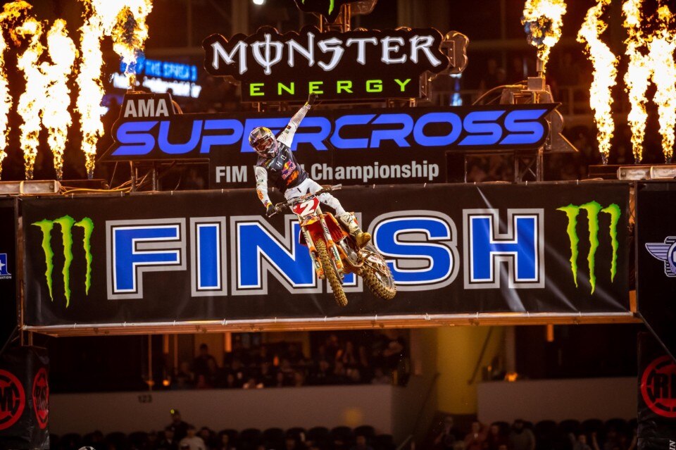2021 AMA Supercross - Cooper Webb fa tripletta ad Arlington - VIDEO