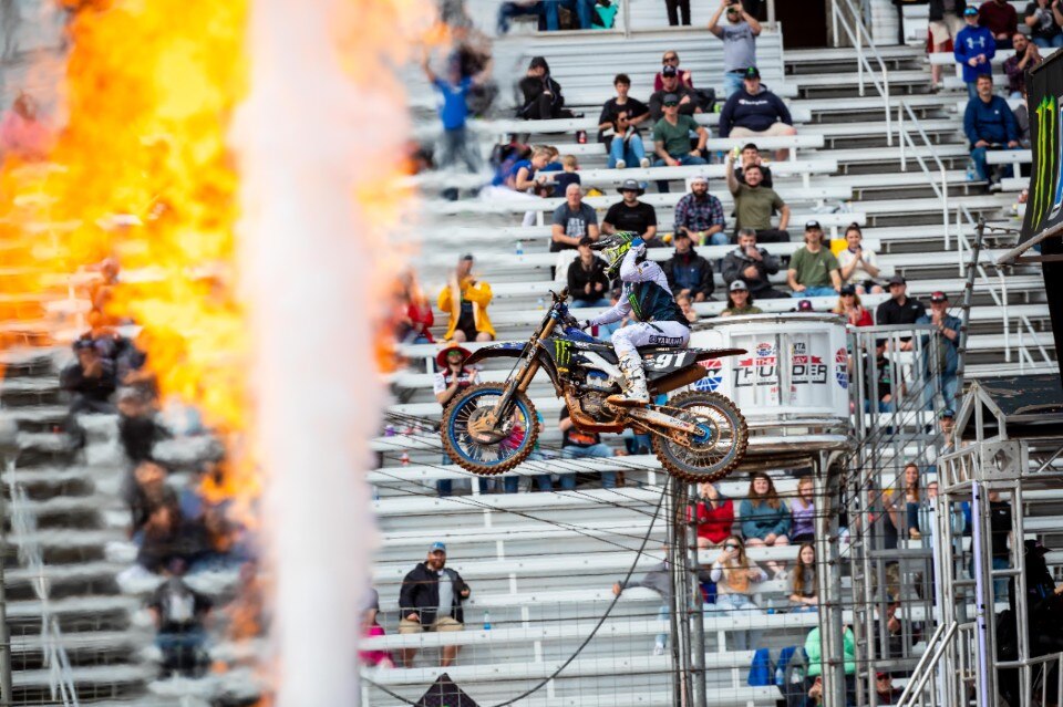 2021 AMA Supercross - Vittoria di Eli Tomac nella prima di Atlanta - VIDEO