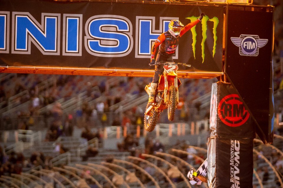 2021 AMA Supercross, Webb vince la sfida con Roczen ad Atlanta3 - VIDEO