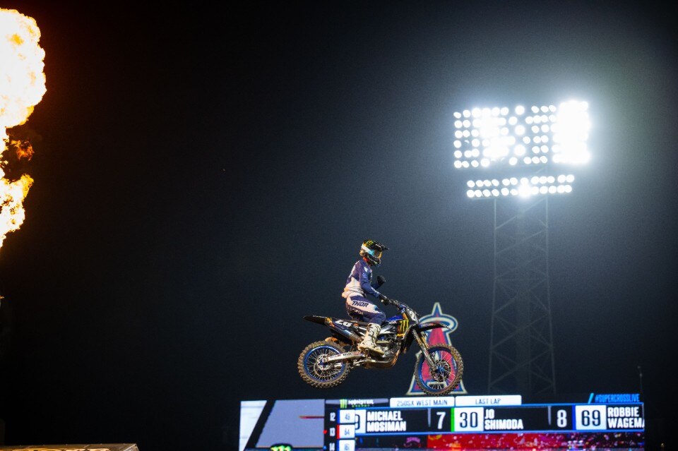AMA Supercross 2022, Ken Roczen vince la prima prova ad Anaheim - VIDEO