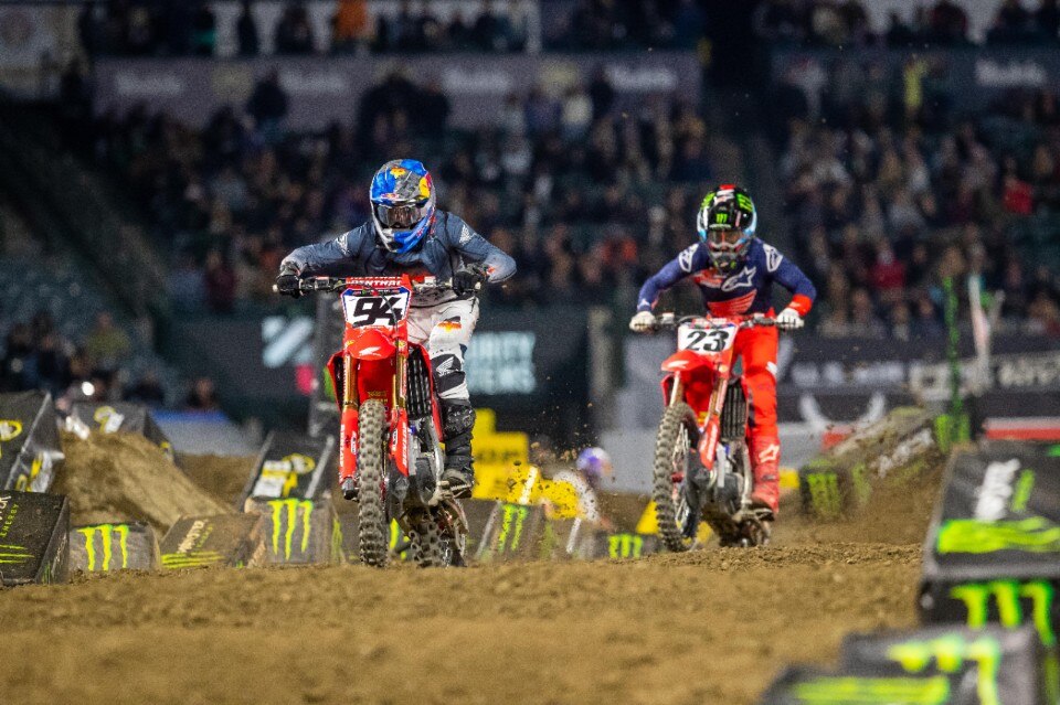 AMA Supercross 2022, Ken Roczen vince la prima prova ad Anaheim - VIDEO